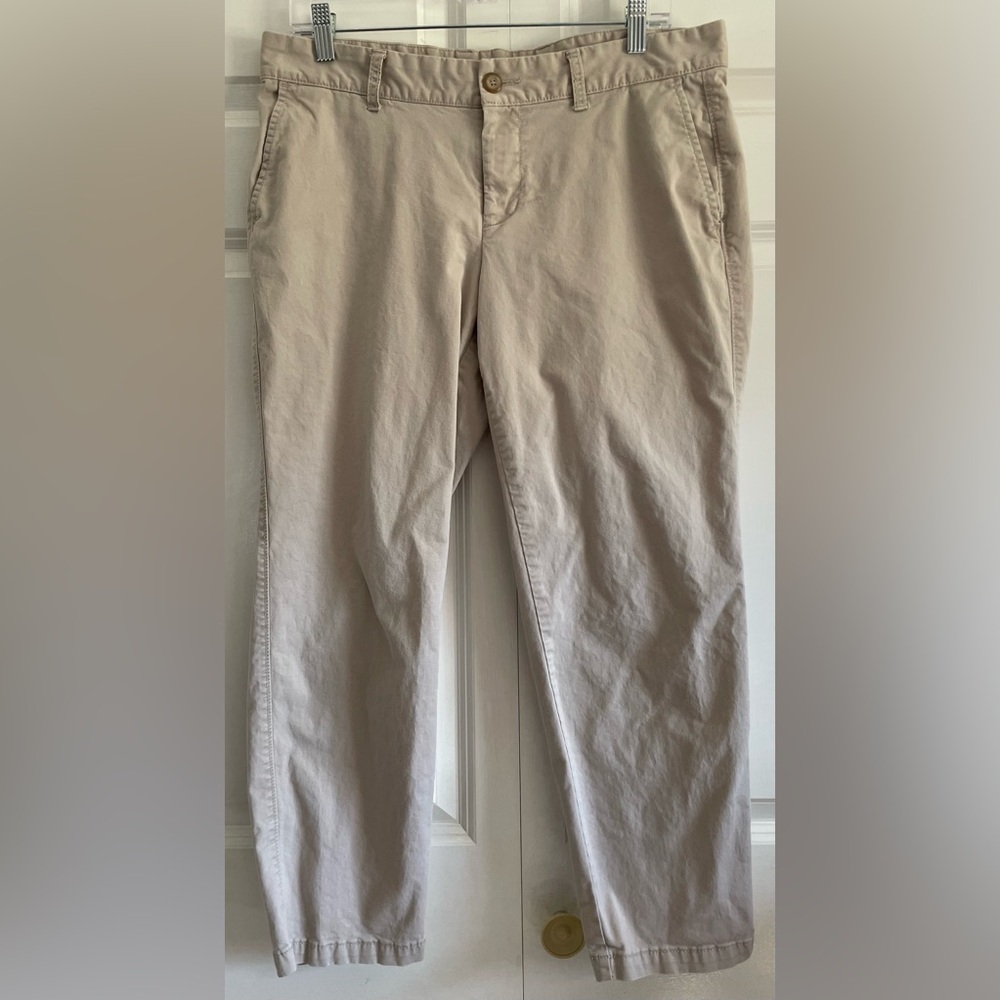GAP Girlfriend Khaki, straight leg, size 8 regular. Light tan.